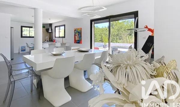 Maison à vendre 5 pièces 196 m² Corneilhan