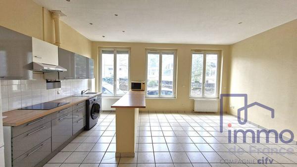 T2 BIS A PROXIMITE FACULTE JEAN MONNET