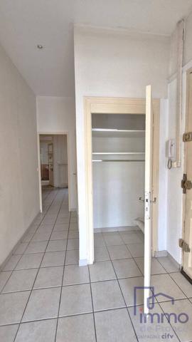 T2 BIS A PROXIMITE FACULTE JEAN MONNET