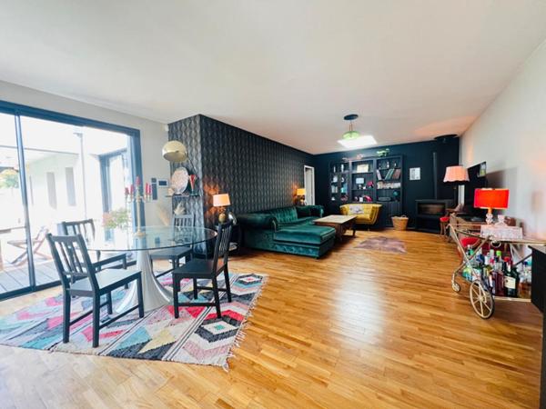 Maison moderne avec piscine