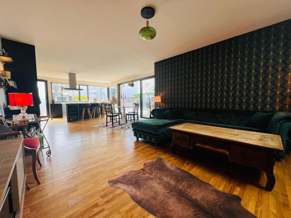 Maison moderne avec piscine