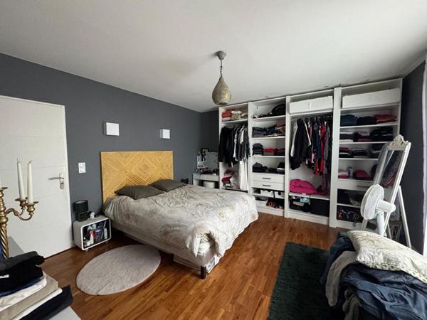 Maison moderne avec piscine