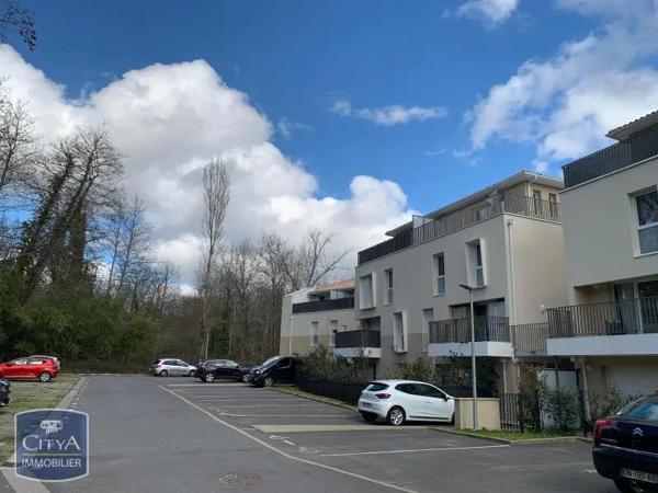 Appartement à louer 3 pièces 60.48m² Le Taillan-Médoc (33320)