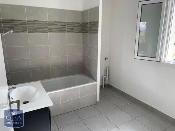 Appartement à louer 3 pièces 60.48m² Le Taillan-Médoc (33320)
