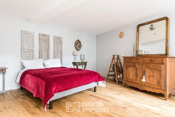 Demeure de caractère avec sa piscine proche du coeur de la cité