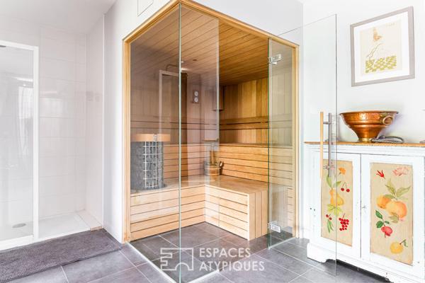 Demeure de caractère avec sa piscine proche du coeur de la cité