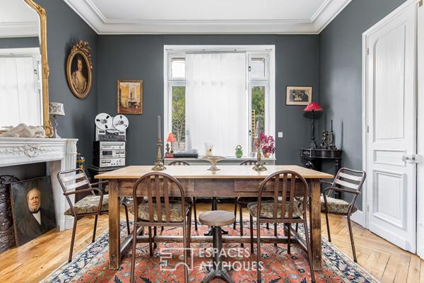 Demeure de caractère avec sa piscine proche du coeur de la cité