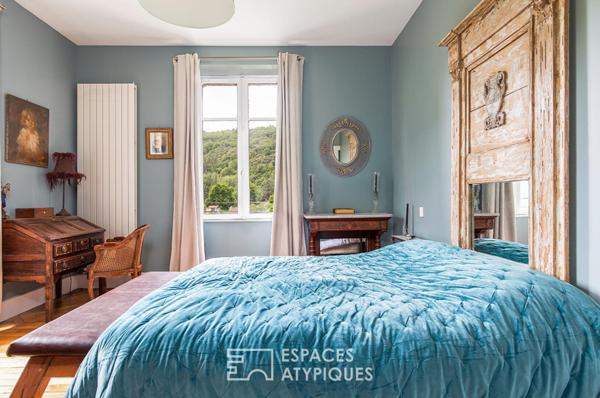 Demeure de caractère avec sa piscine proche du coeur de la cité