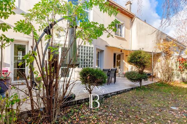 Les Lilas, Maison 4 Chambres -  200 m² à vendre