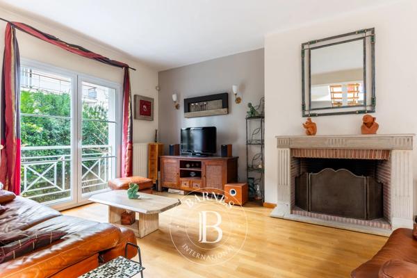 Les Lilas, Maison 4 Chambres -  200 m² à vendre