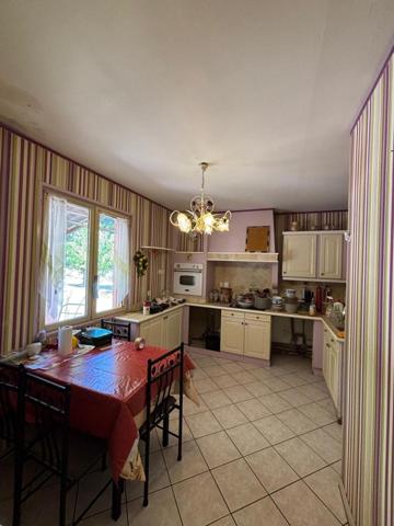 villa de plain pied sur joli terrain