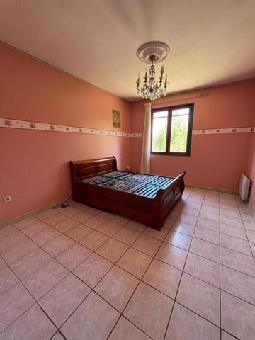 villa de plain pied sur joli terrain