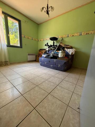 villa de plain pied sur joli terrain