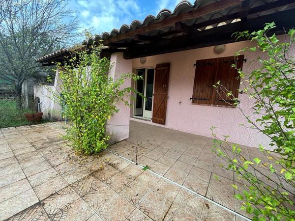 villa de plain pied sur joli terrain