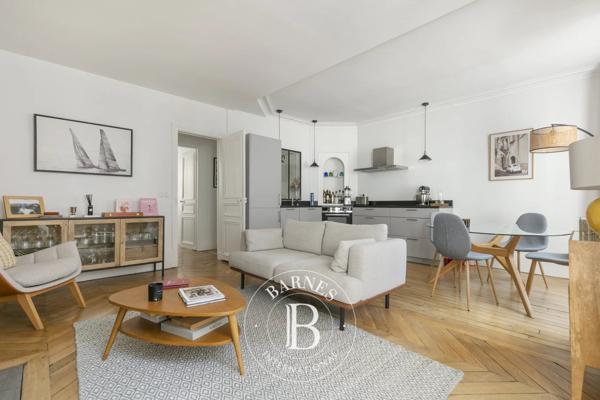 Paris 8ème, Appartement 1 Chambre -  49 m² à vendre