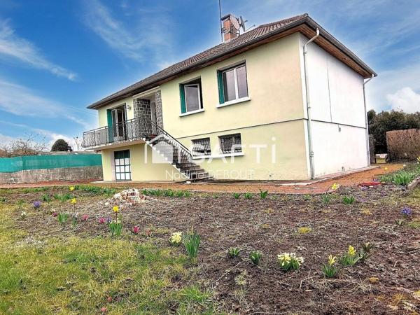 Grande maison familiale et son beau terrain!