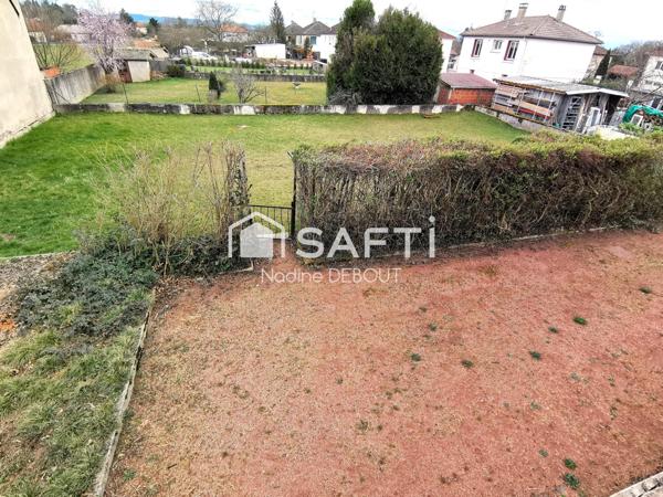 Grande maison familiale et son beau terrain!