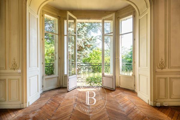 Rueil-Malmaison, Maison 7 Chambres -  404 m² à vendre