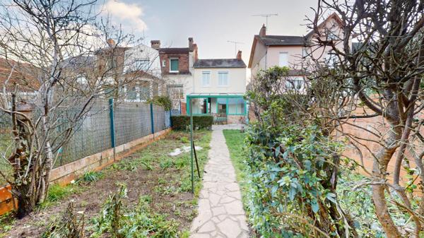 Maison de 98m2 habitables quartier Pierre et Marie Curie 5 pièces