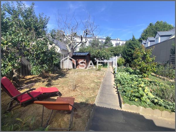 Pavillon sur Laval avec terrain !