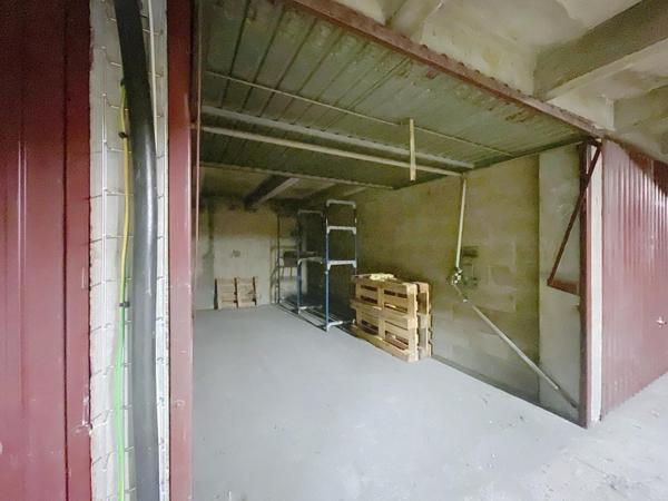 GARAGE COUVERT DE 12.5M2 À 13MINUTES À PIED DU RER