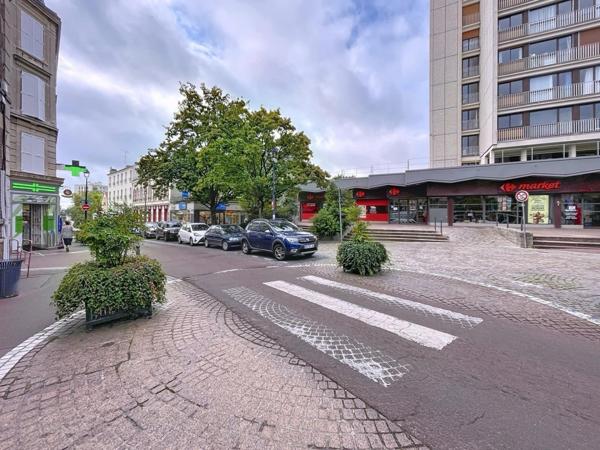 GARAGE COUVERT DE 12.5M2 À 13MINUTES À PIED DU RER