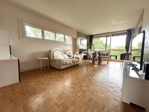 Appartement 3 pièces de 64 m², triple exposition sans vis à vis, 2 chambres, parking, cave