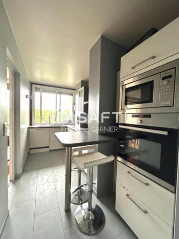 Appartement 3 pièces de 64 m², triple exposition sans vis à vis, 2 chambres, parking, cave