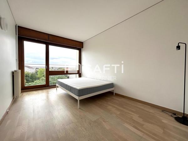 Appartement 3 pièces de 64 m², triple exposition sans vis à vis, 2 chambres, parking, cave