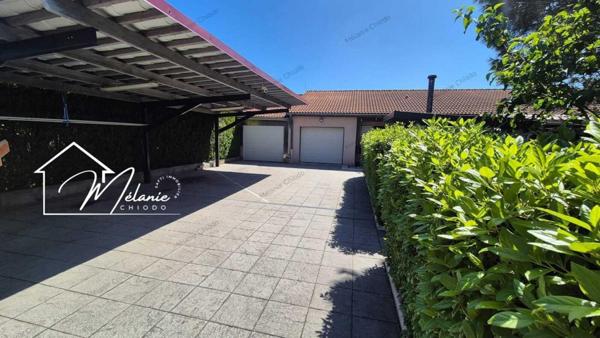 Maison trois chambres jardin piscine