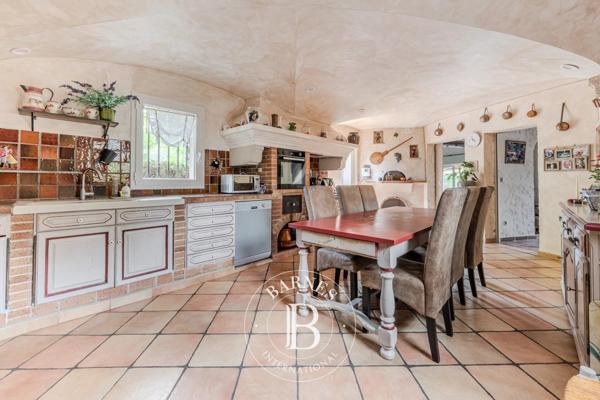 Aix-en-Provence, Maison 5 Chambres -  306 m² à vendre