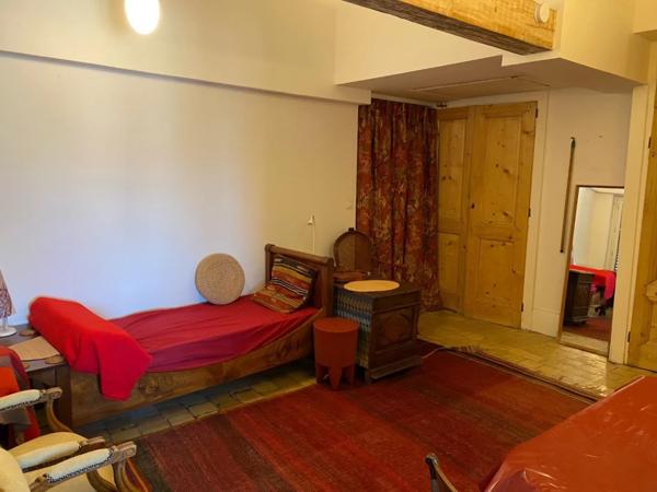 APPARTEMENT T3 A LOUER - LYON 1ER ARRONDISSEMENT Annonciade-Saint-Benoit 33.8 m 2 770 € charges comprises par mois