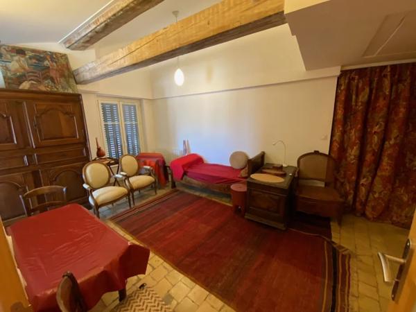 APPARTEMENT T3 A LOUER - LYON 1ER ARRONDISSEMENT Annonciade-Saint-Benoit 33.8 m 2 770 € charges comprises par mois