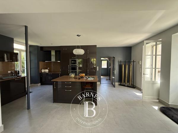 Semur-en-Auxois, Maison de ville 4 Chambres -  308 m² à vendre