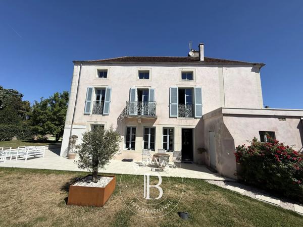 Semur-en-Auxois, Maison de ville 4 Chambres -  308 m² à vendre