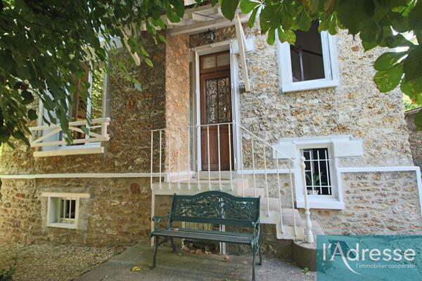 Pour les amoureux des maisons en meulière entièrement individuelles !