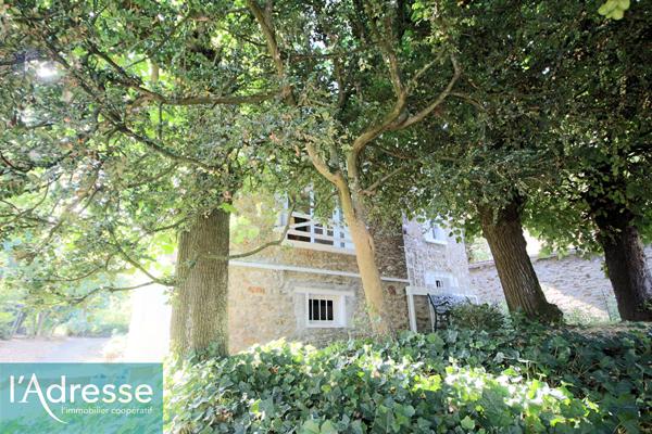 Pour les amoureux des maisons en meulière entièrement individuelles !
