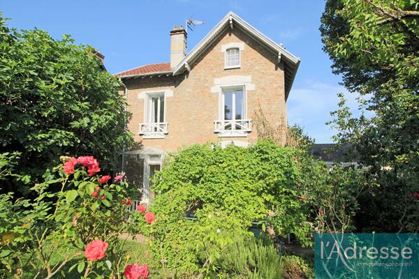 Pour les amoureux des maisons en meulière entièrement individuelles !