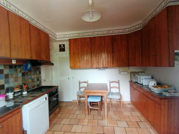 Maison centre Gisors-4 chambres-sous-sol-stationnements