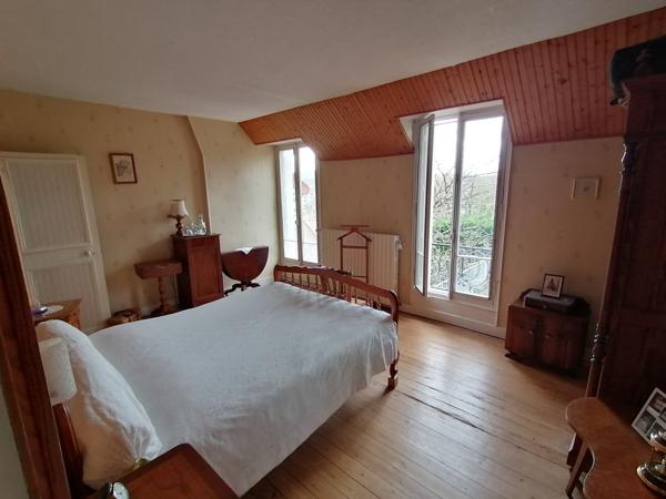 Maison centre Gisors-4 chambres-sous-sol-stationnements