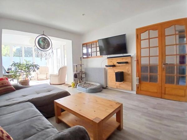 MAISON 9 PIECES avec APPARTEMENT INDEPENDANT - TERRAIN 410 m2