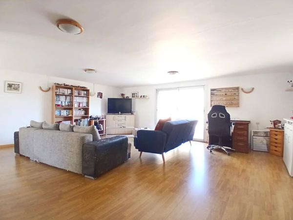 MAISON 9 PIECES avec APPARTEMENT INDEPENDANT - TERRAIN 410 m2