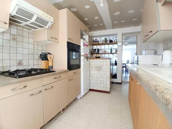 MAISON 9 PIECES avec APPARTEMENT INDEPENDANT - TERRAIN 410 m2