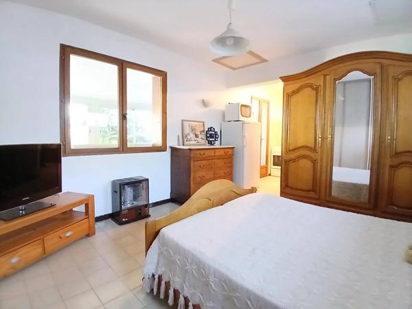 MAISON 9 PIECES avec APPARTEMENT INDEPENDANT - TERRAIN 410 m2