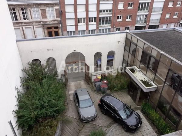 Bureaux à vendre au Vieux-Lille avec 31 stationnements privatifs