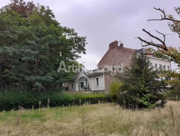 Bureaux à vendre au Vieux-Lille avec 31 stationnements privatifs