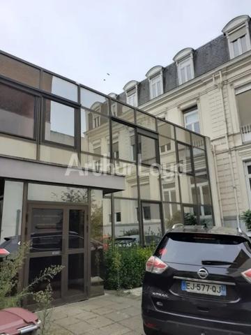 Bureaux à vendre au Vieux-Lille avec 31 stationnements privatifs