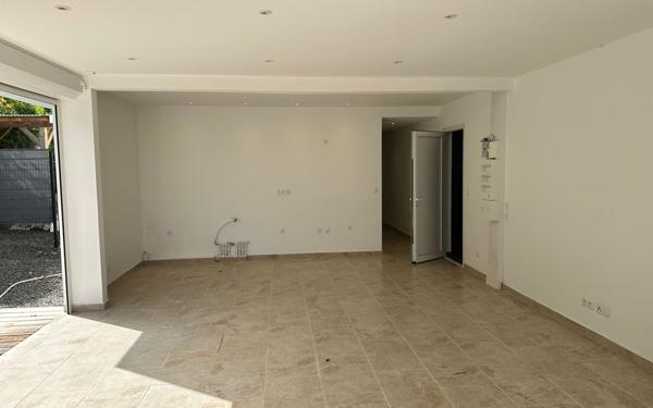 Appartement à vendre    3 pièces • 77,10 m2 Saint-François