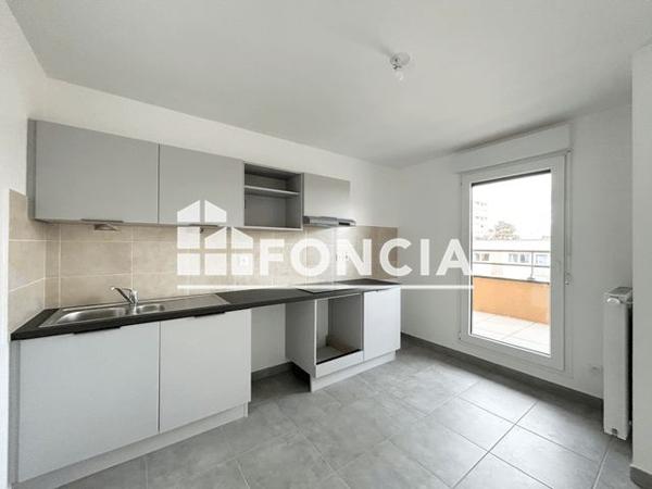 Location Appartement 4 pièces 85.5 m² - 1 A RUE HENRI DUNANT Bourg En Bresse 01000