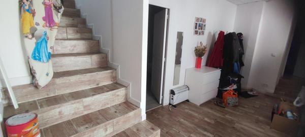 Belle propriété à Faugères 180 m², cour, terrasse